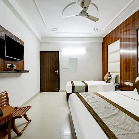 Airport Hotel Kiara - New Delhi Airport Bagian luar foto