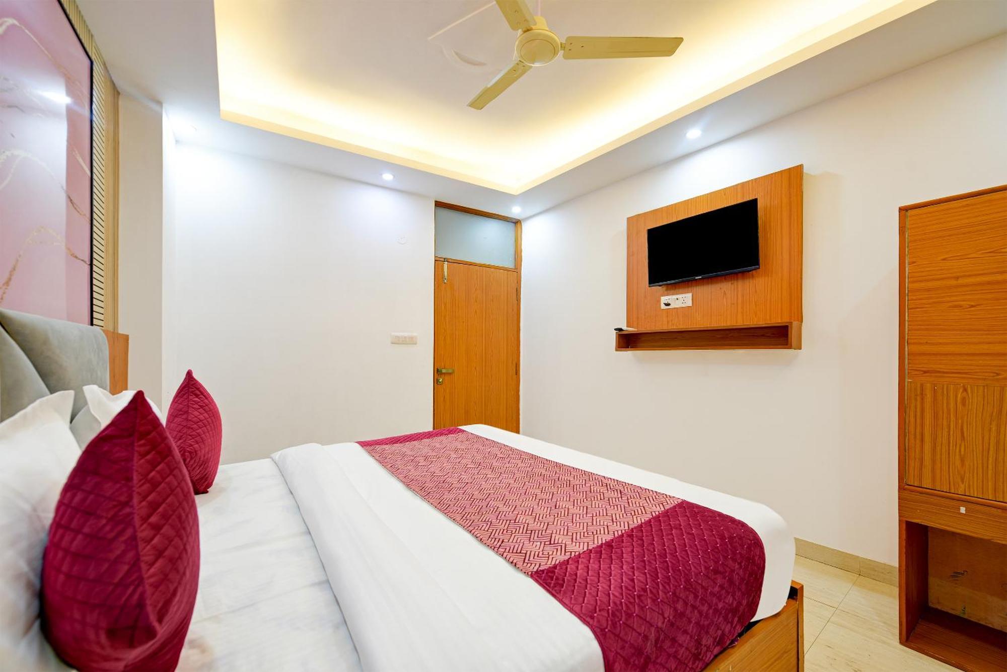 Airport Hotel Kiara - New Delhi Airport Bagian luar foto
