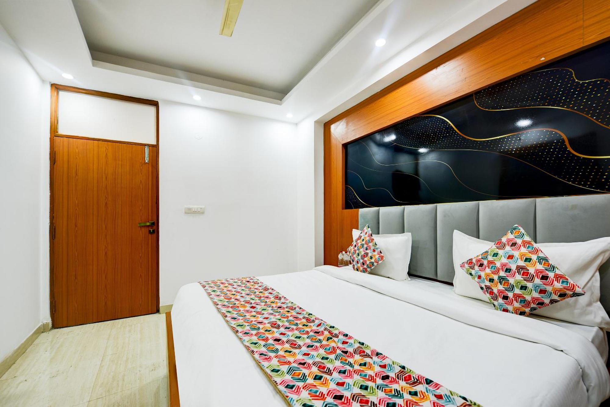 Airport Hotel Kiara - New Delhi Airport Bagian luar foto