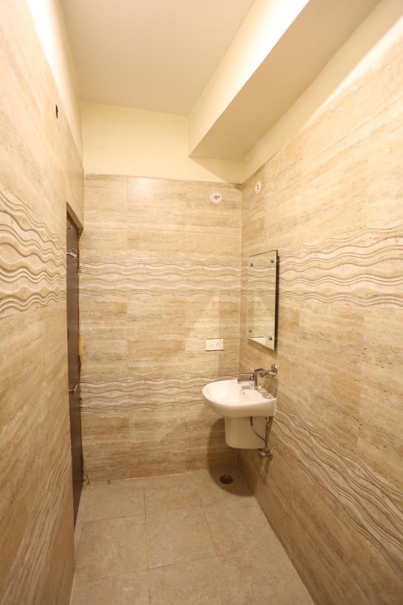Airport Hotel Kiara - New Delhi Airport Bagian luar foto