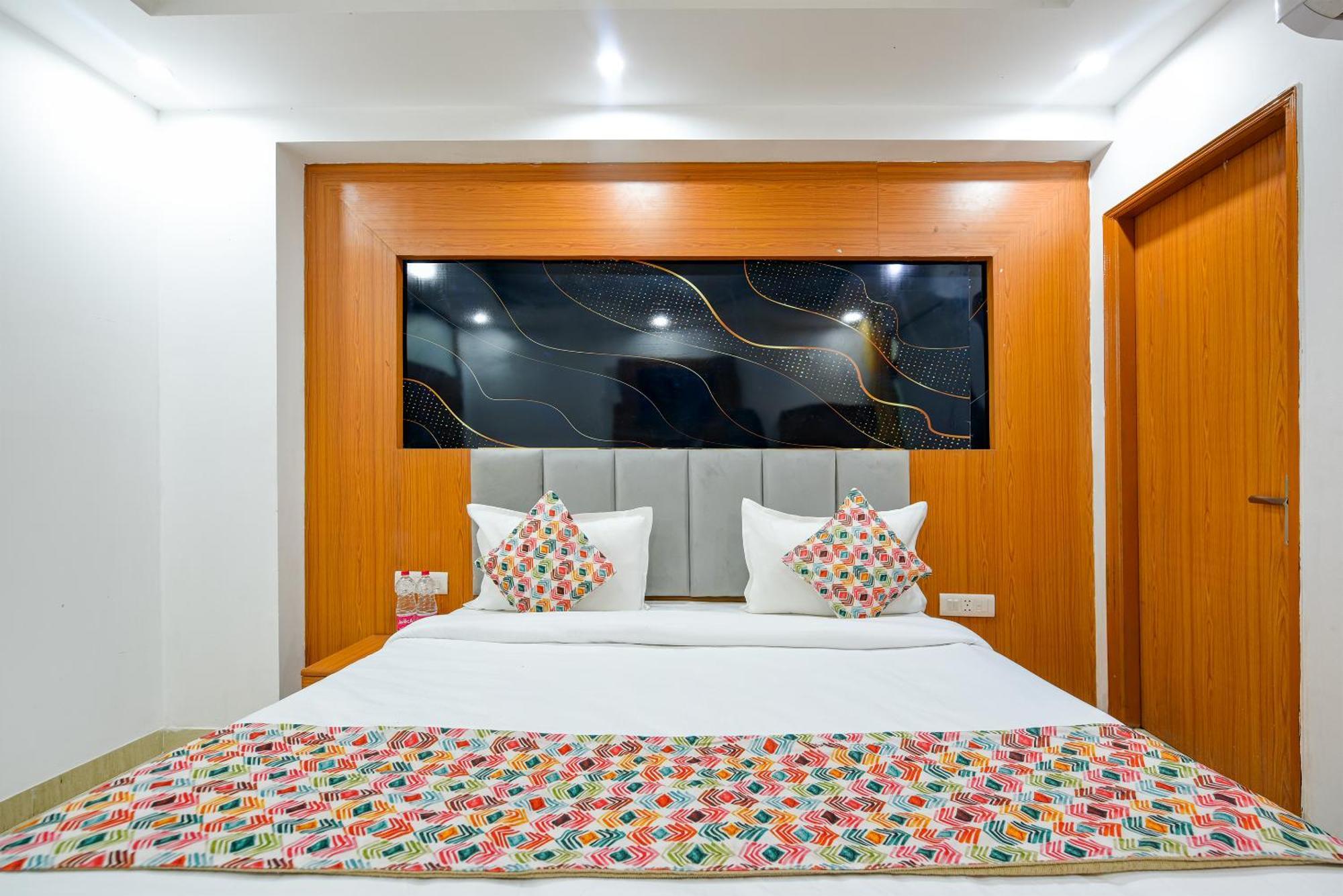 Airport Hotel Kiara - New Delhi Airport Bagian luar foto