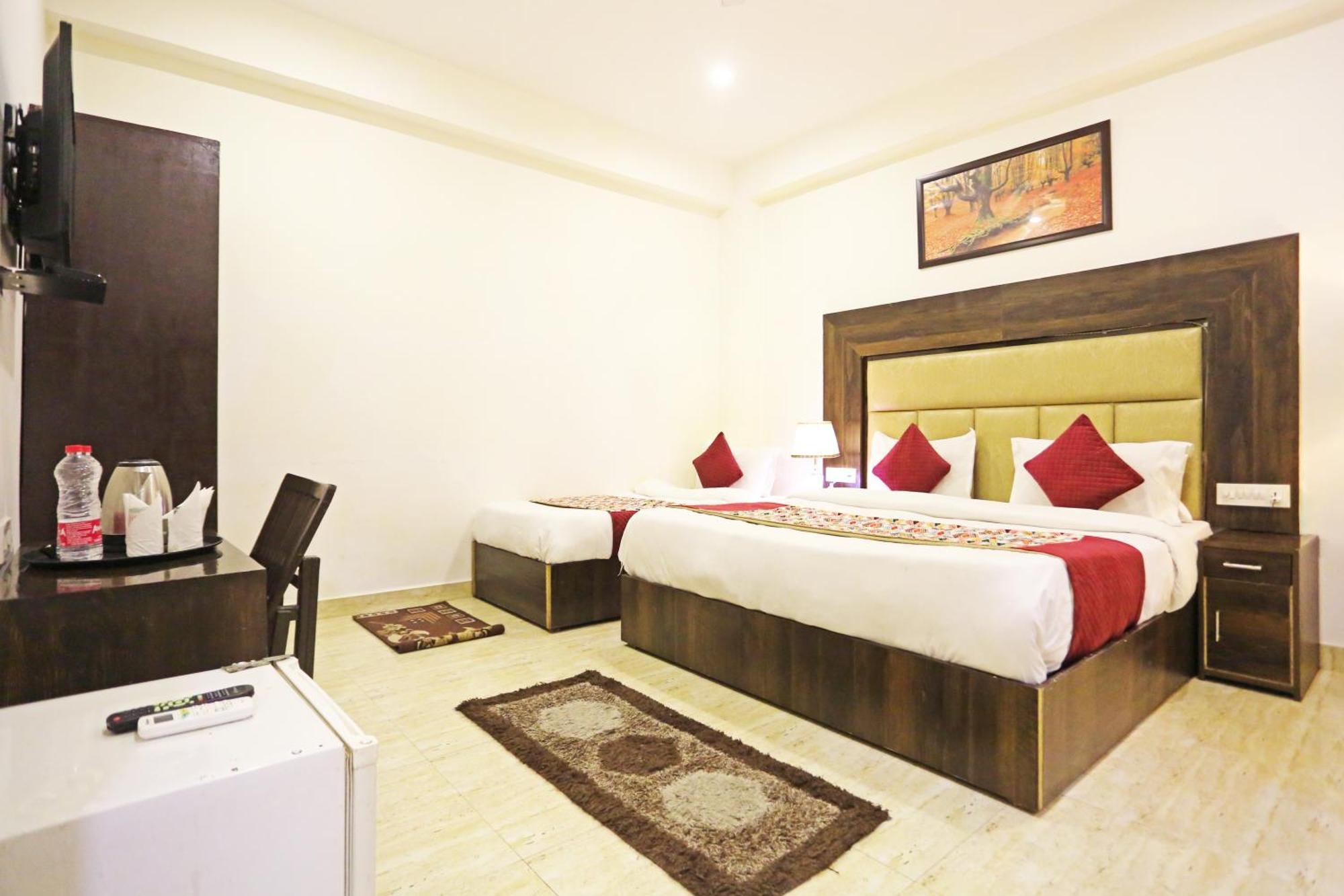 Airport Hotel Kiara - New Delhi Airport Bagian luar foto