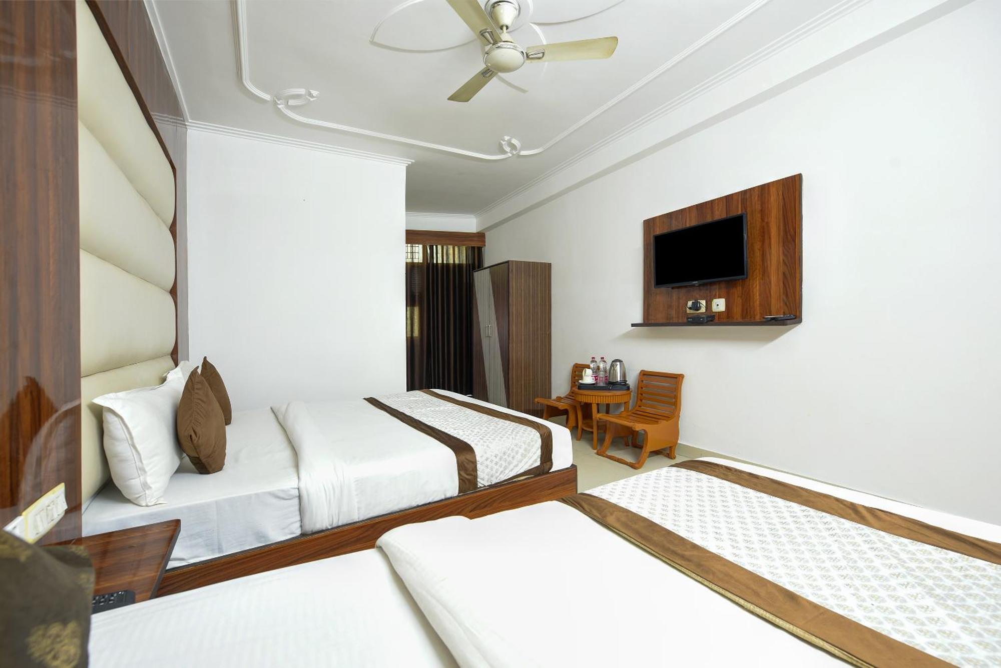 Airport Hotel Kiara - New Delhi Airport Bagian luar foto
