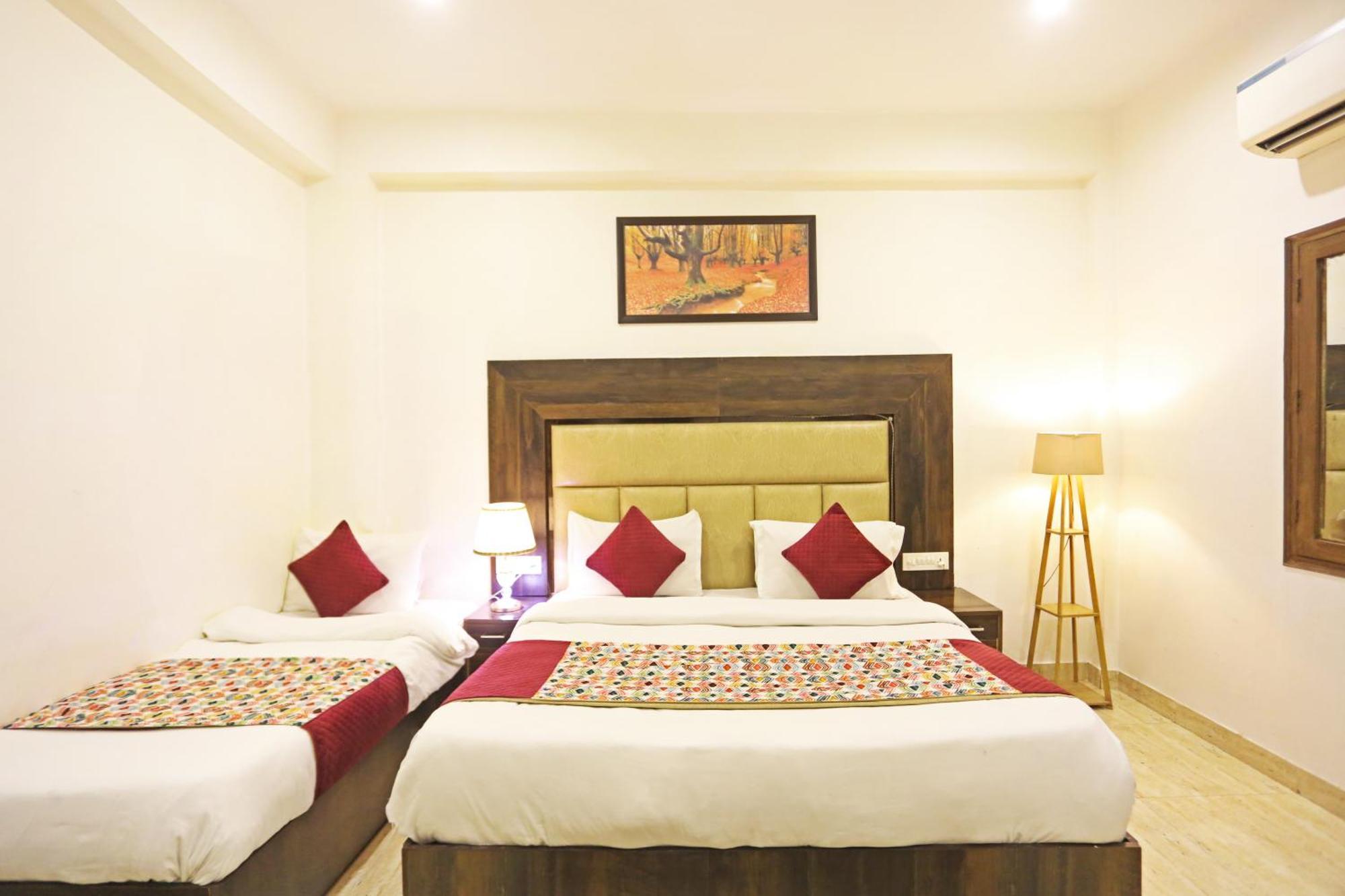 Airport Hotel Kiara - New Delhi Airport Bagian luar foto