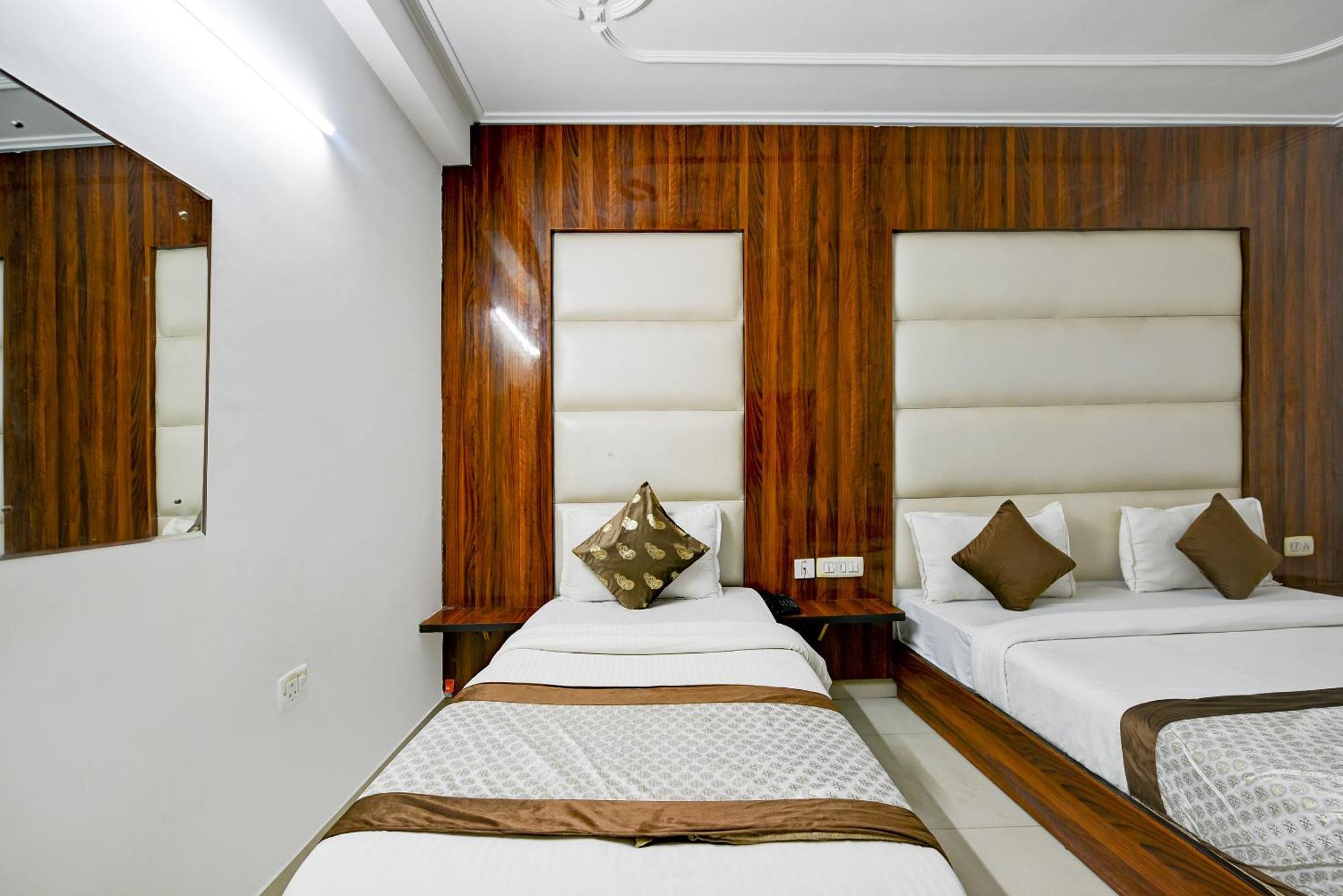 Airport Hotel Kiara - New Delhi Airport Bagian luar foto