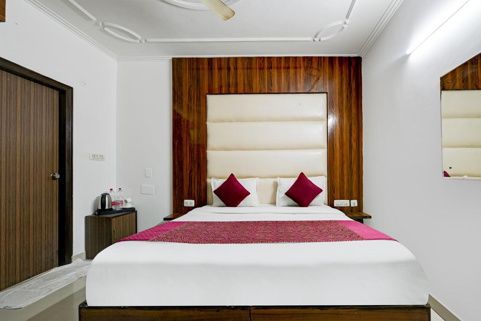 Airport Hotel Kiara - New Delhi Airport Bagian luar foto