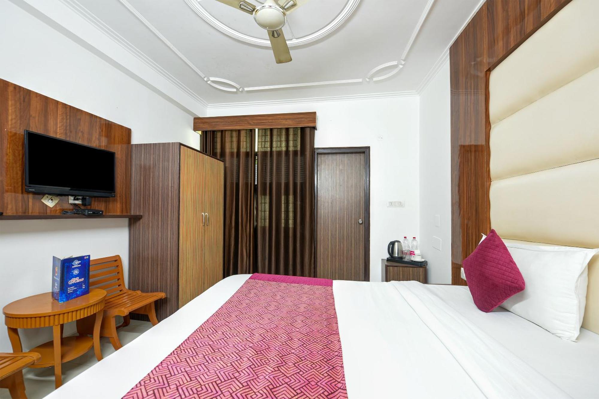 Airport Hotel Kiara - New Delhi Airport Bagian luar foto