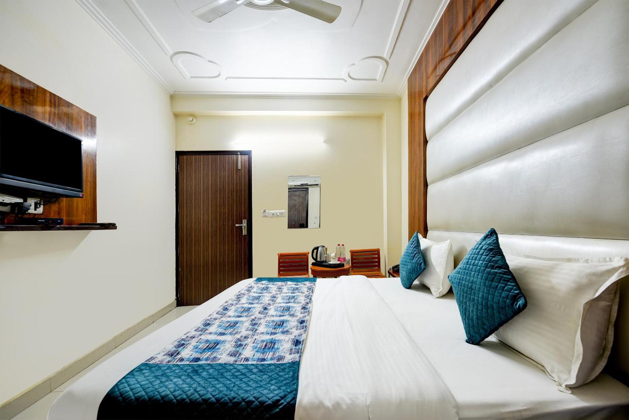 Airport Hotel Kiara - New Delhi Airport Bagian luar foto